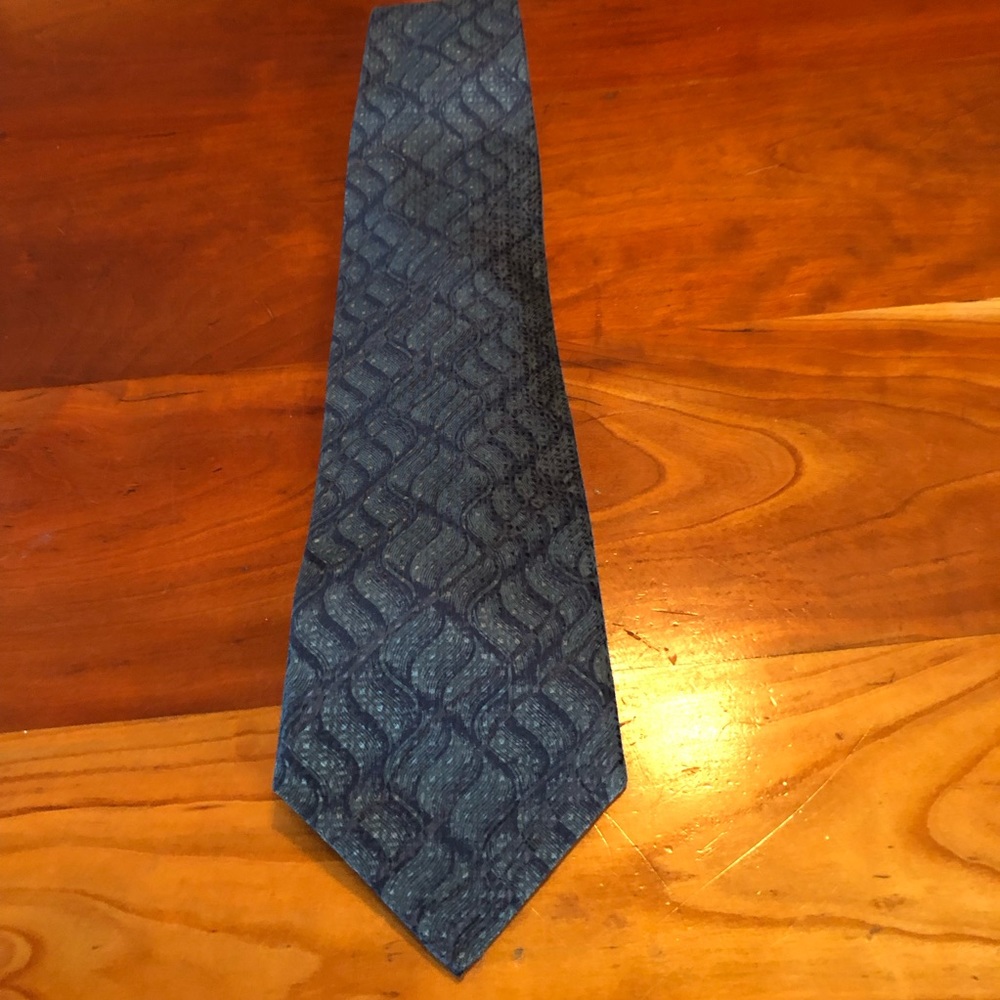 Silk tie